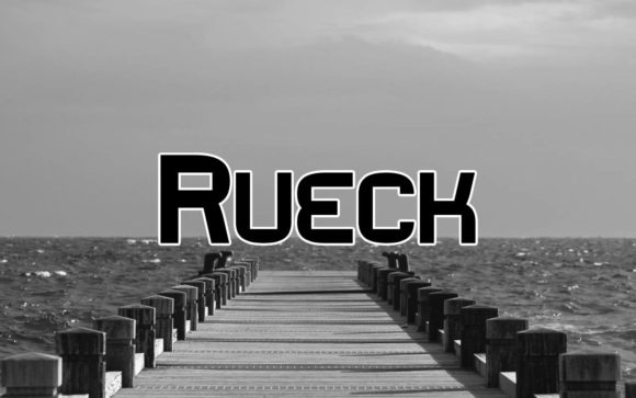 Rueck: The Bold Display Font That Commands Attention